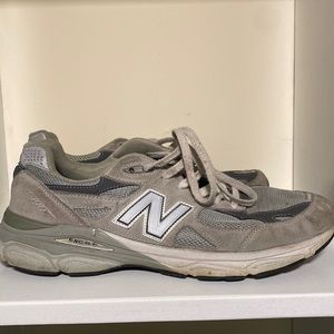 New Balance 990 V3